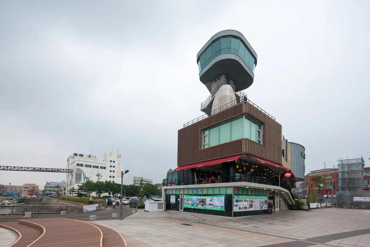 연안부두 트레킹 (출처 : 한국관광공사)