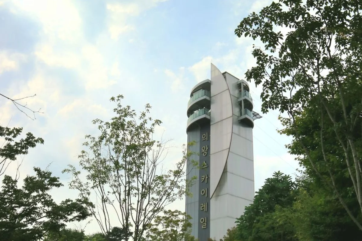 의왕시 등산 (출처 : 한국관광공사)