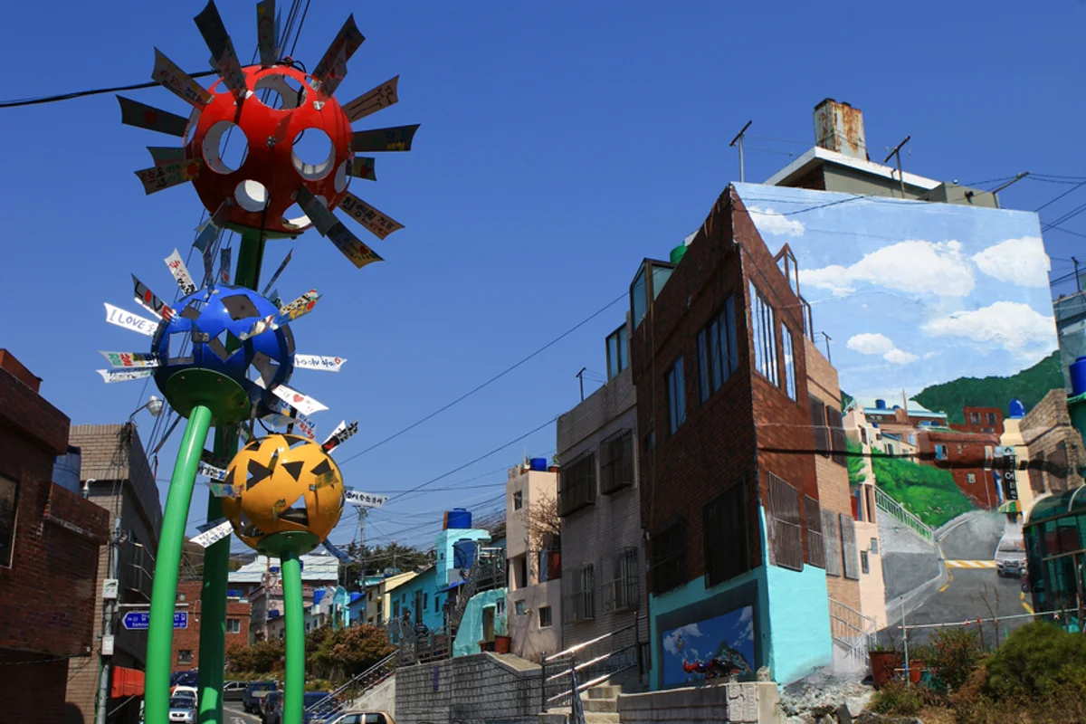 감천 비 오는 날 실내 (출처 : 한국관광공사)