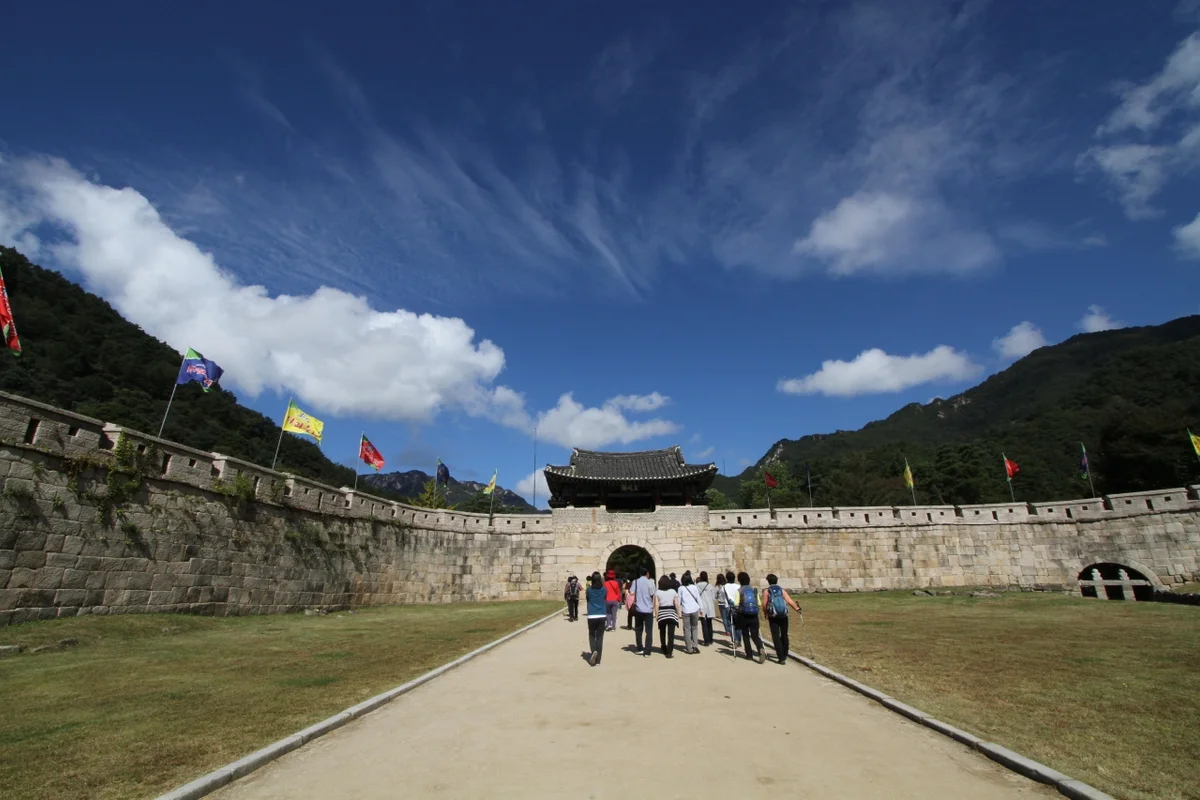 문경새재 산책 (출처 : 한국관광공사)