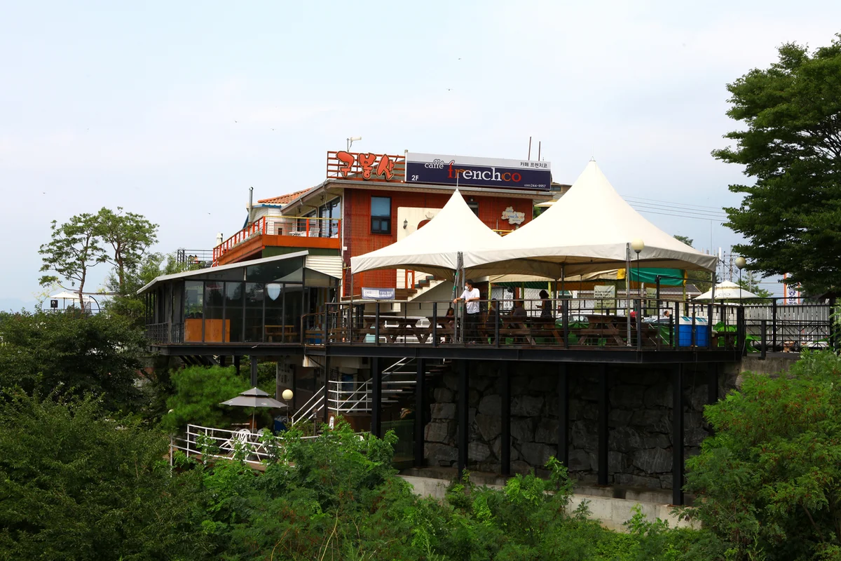 구봉산 전망대 카페거리 - 소양호 여행