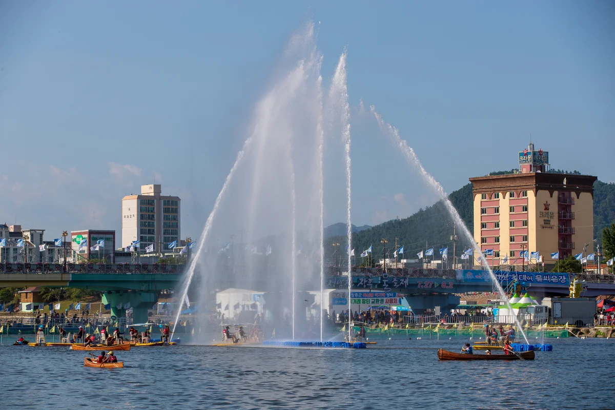 정남진 장흥 물 축제 (출처 : 한국관광공사)