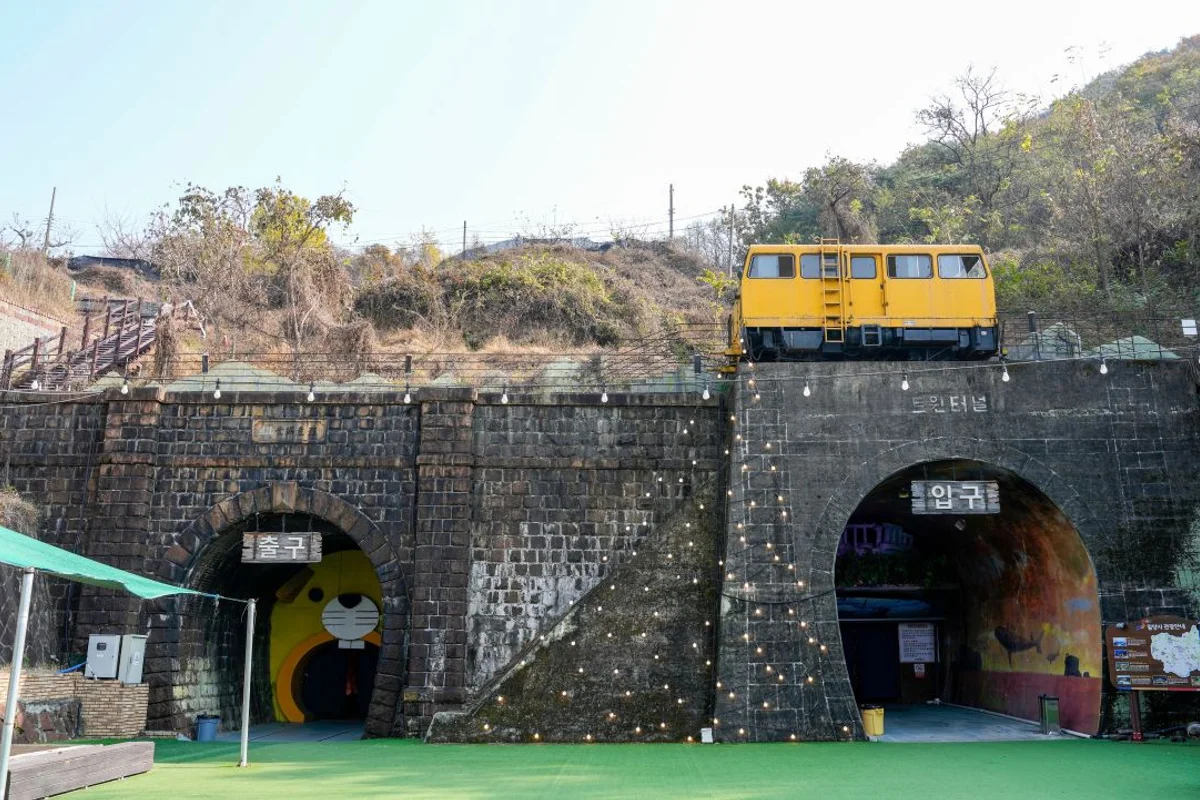 트윈터널 - 밀양시 여행