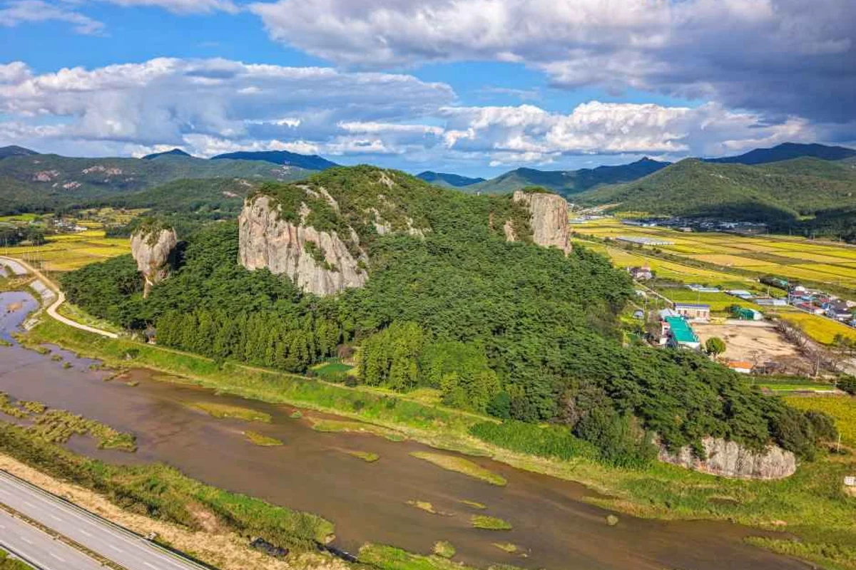 홍천군 해안 산책로 (출처 : 한국관광공사)