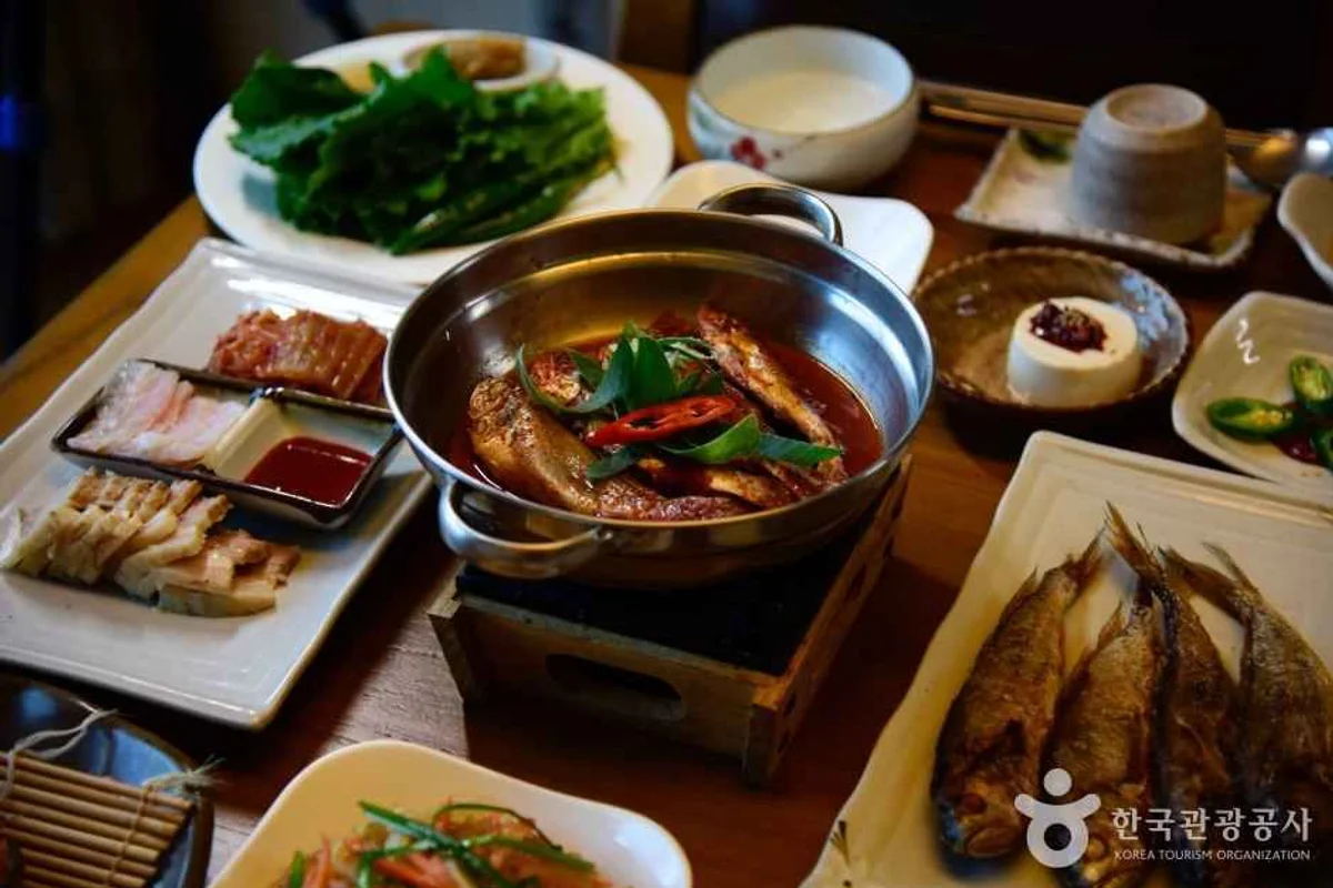 영광군 서핑 (출처 : 한국관광공사)
